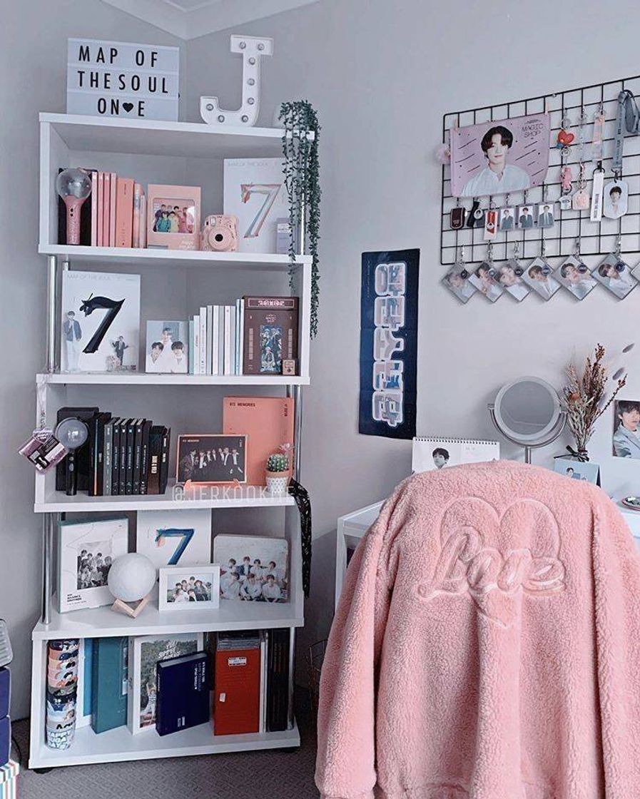 Fashion army room