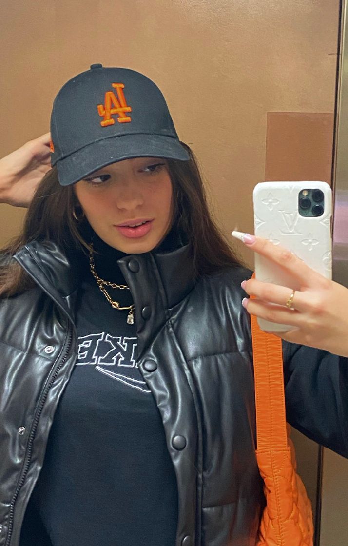 Moda gorra negra LA 🖤🧡