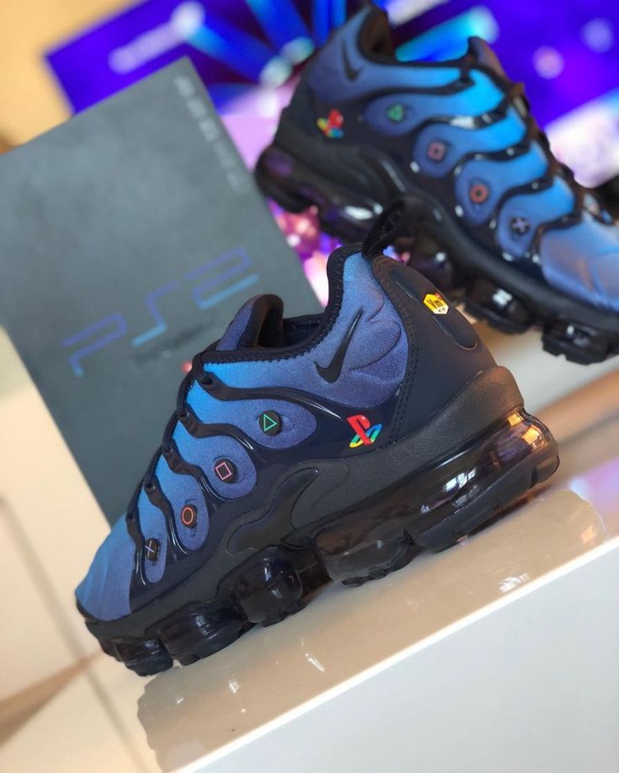 Moda This pair of Sony PlayStation ™️ Nike Air VaporMax was ...