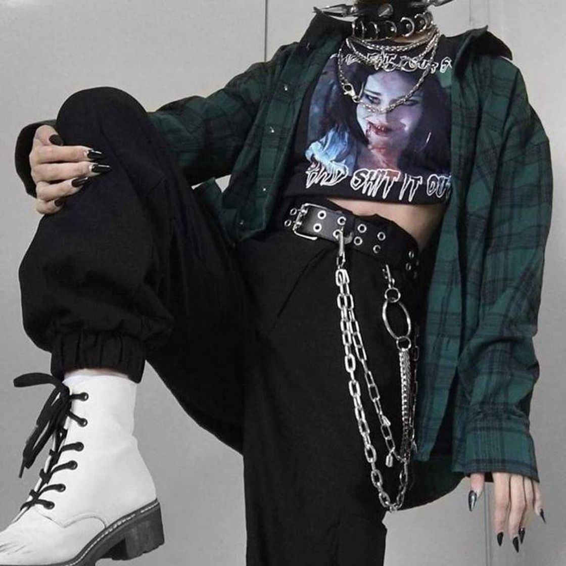 Social grunge outfit