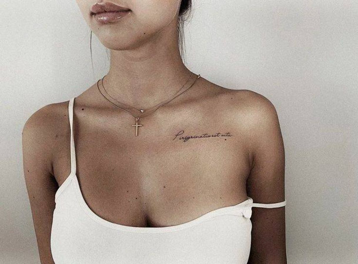 Tatto Frase clavícula.