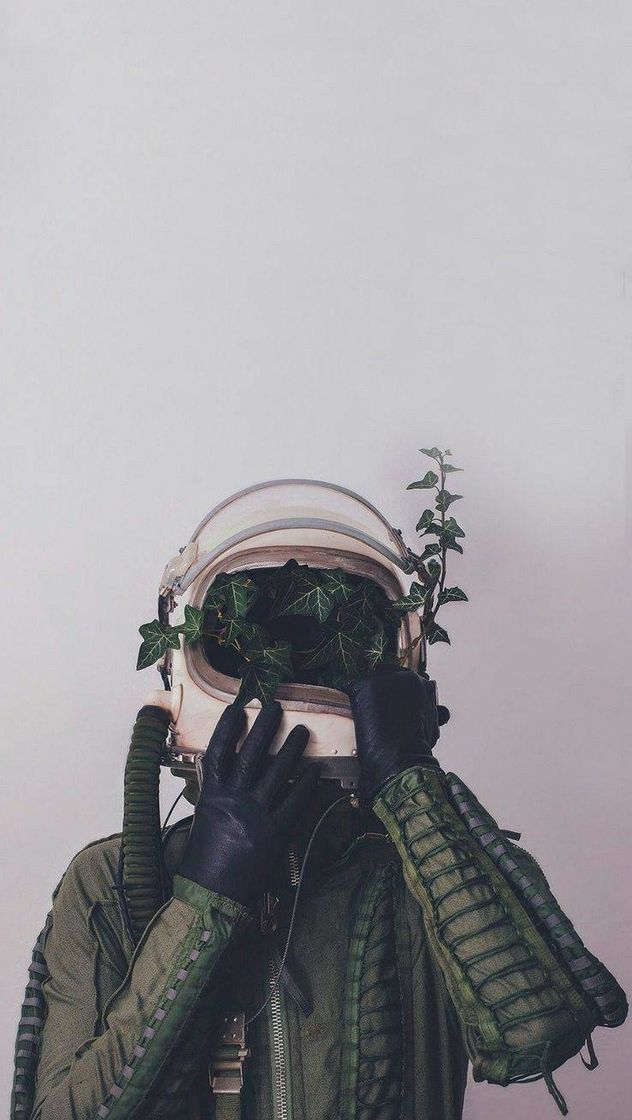 Fashion Astronaut 🍃