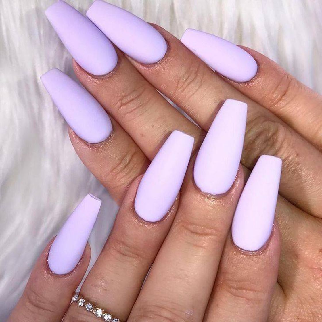 Moda Unhas lilás em tom pastel