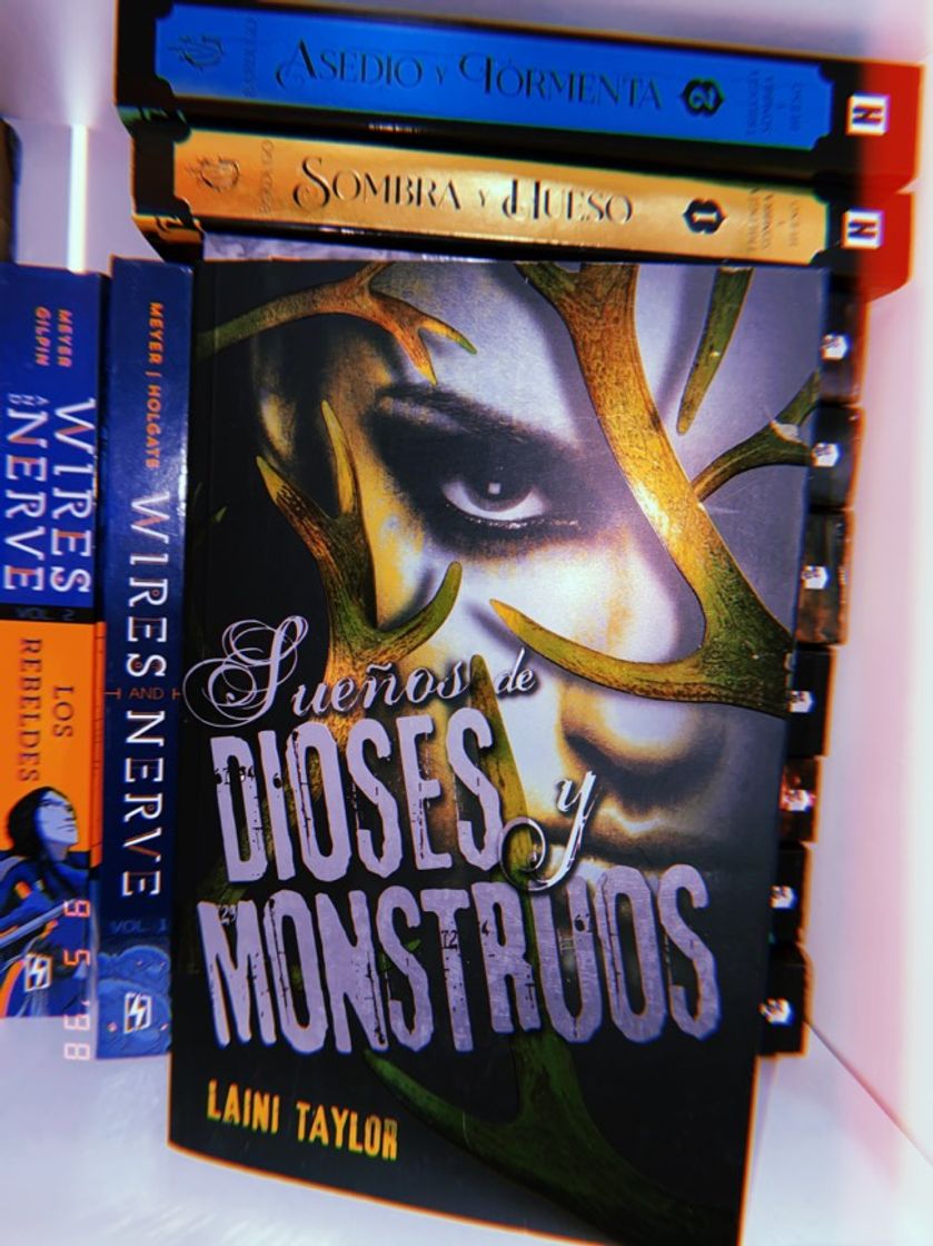 Book Sueños de dioses y monstruos