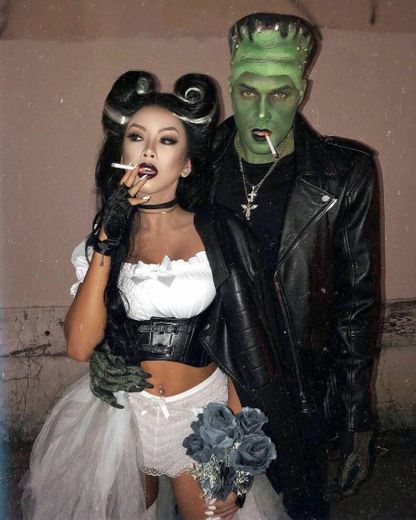 Hot couple Halloween 👫