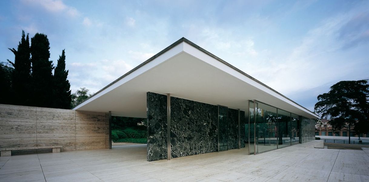 Place Pabellón Mies Van Der Rohe