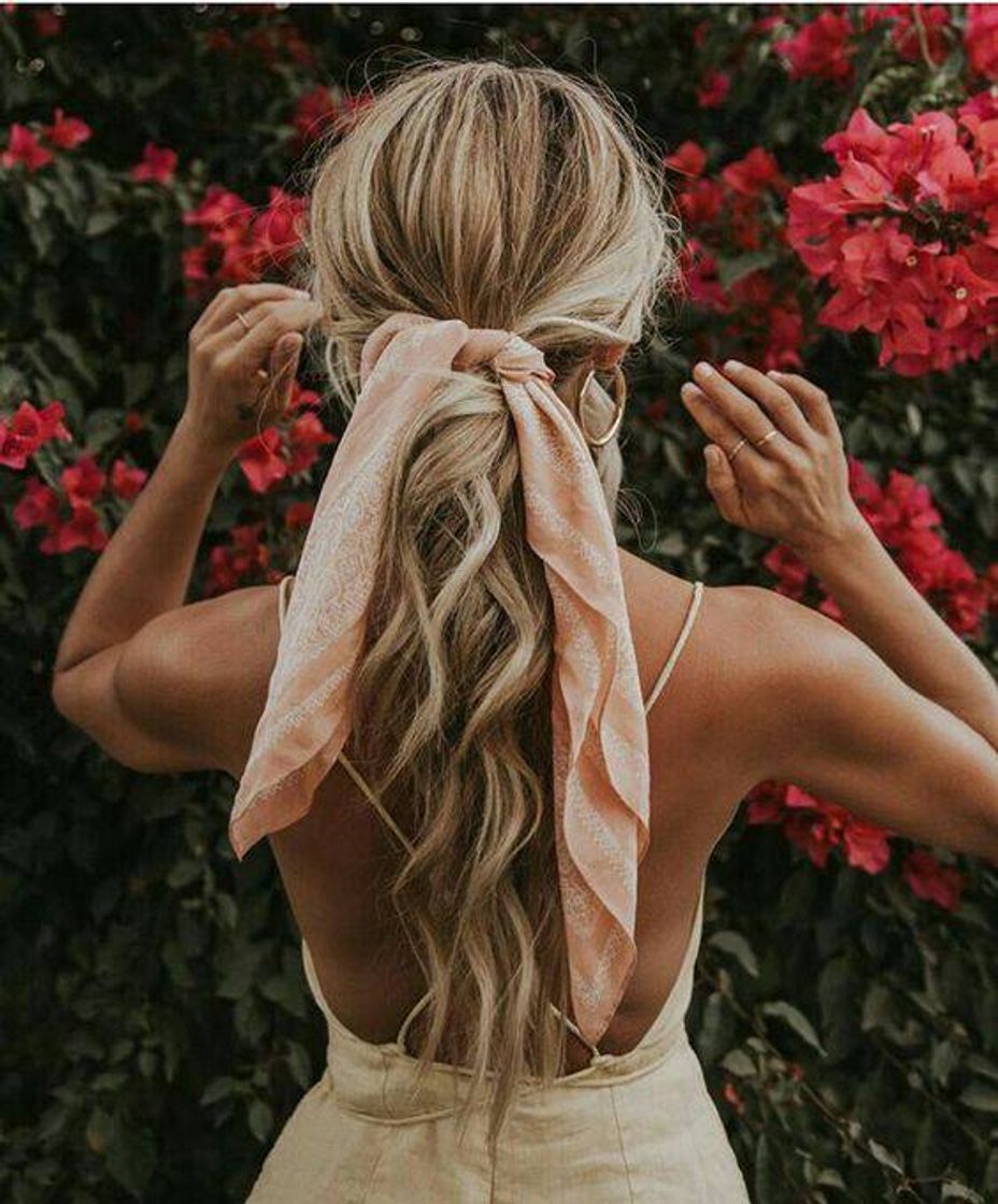 Moda penteado rabo de cavalo com lenço ♡︎