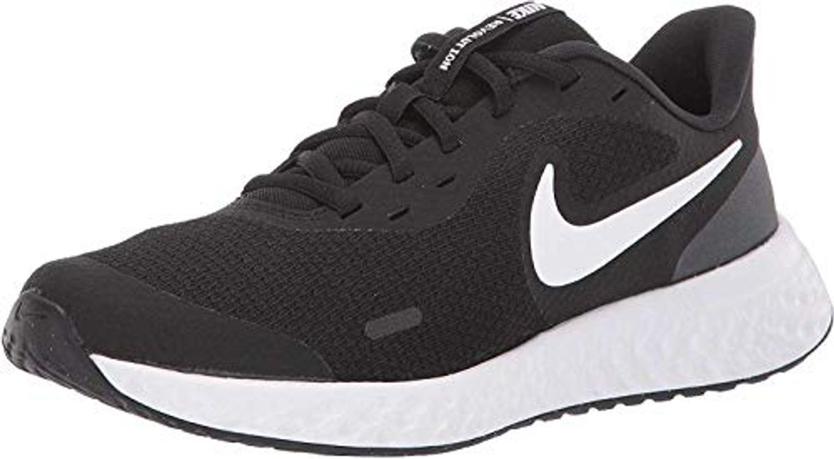 Social Nike Revolution 5