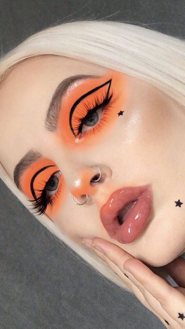 Moda Delineado com make laranja 🧡🥀