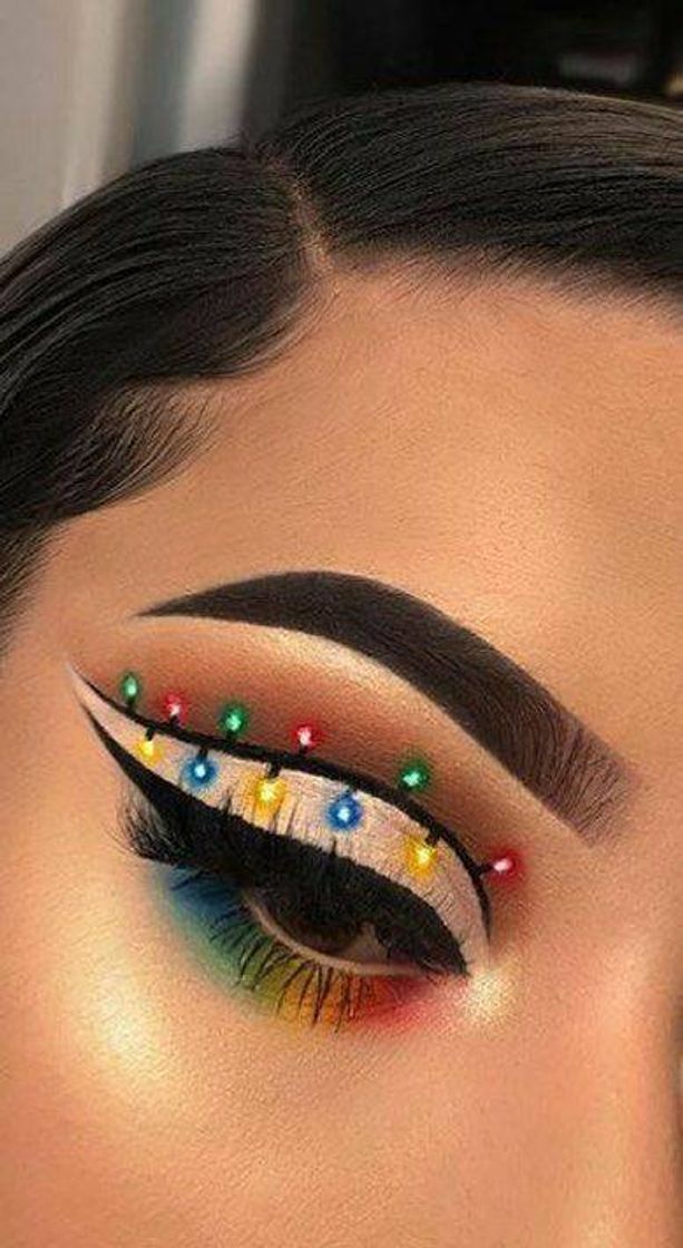 Moda Christmas makeup