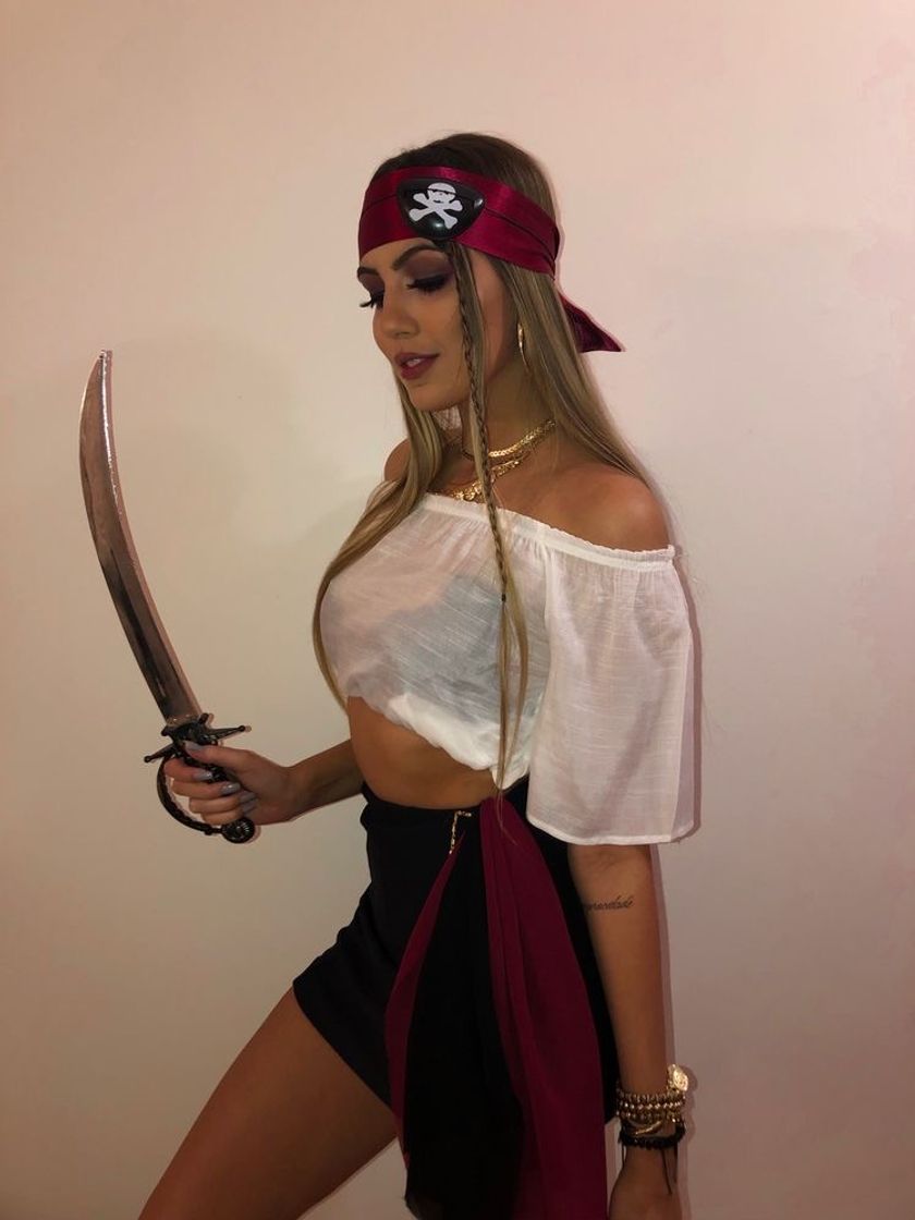 Moda fantasia de pirata para halloween 