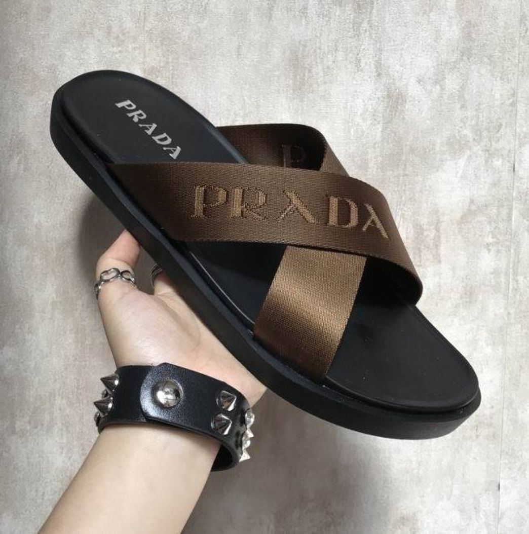 Fashion Chinelo Prada