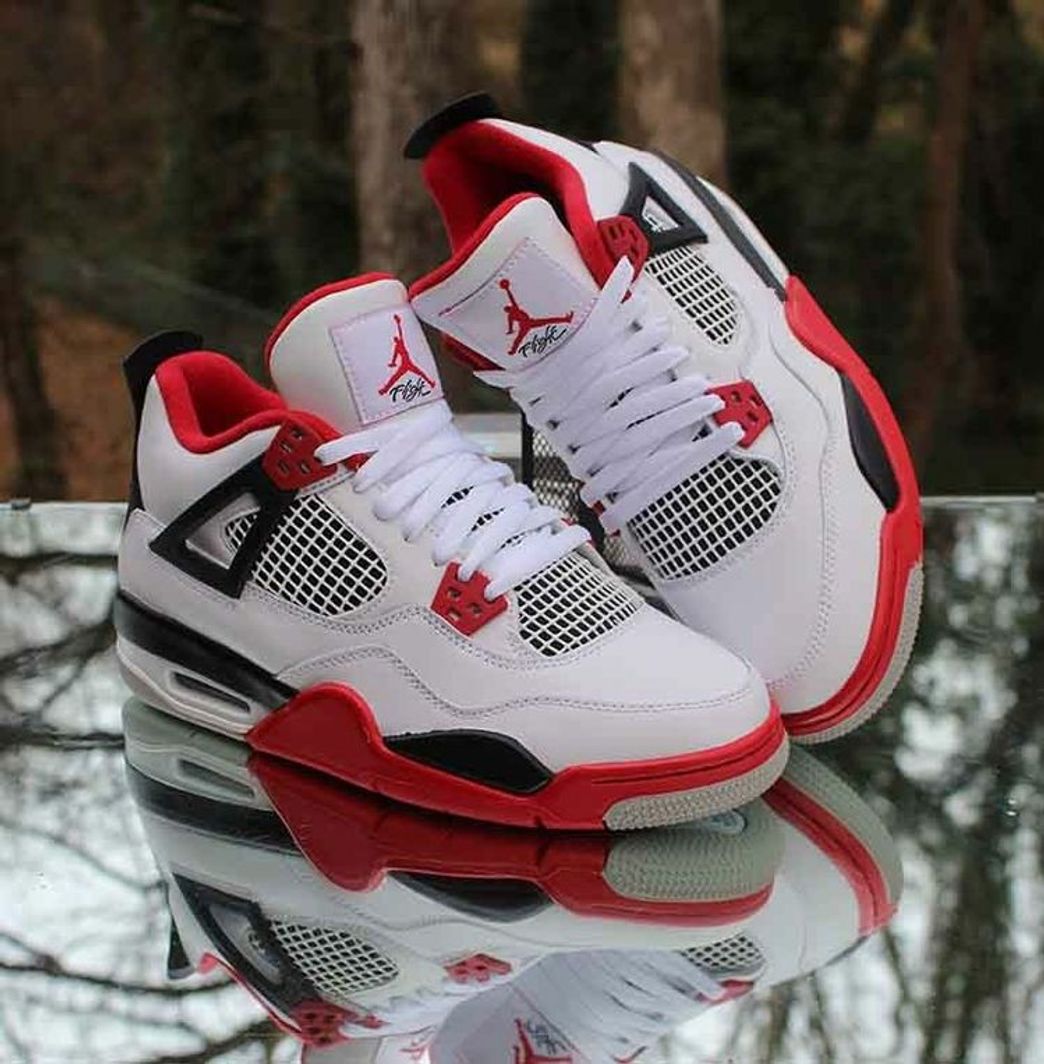 Social Nike Jordan 4 Retro