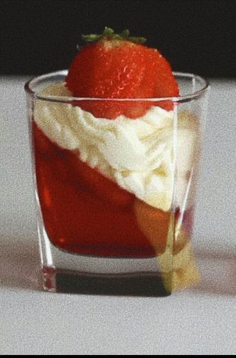 Copinho de gelatina de morango 🍓