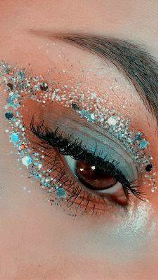 Fashion Maquiagem com glitter 