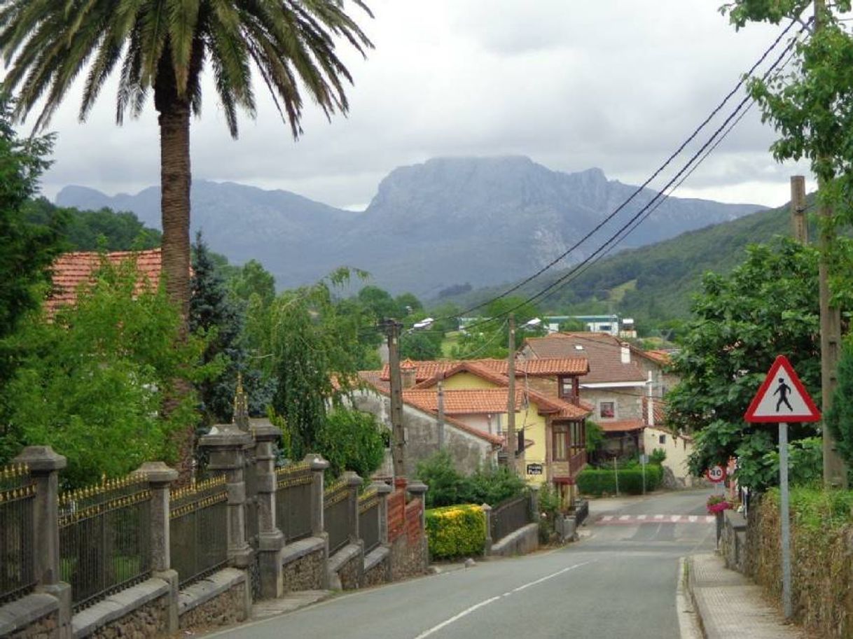 Places Valle De Ruesga