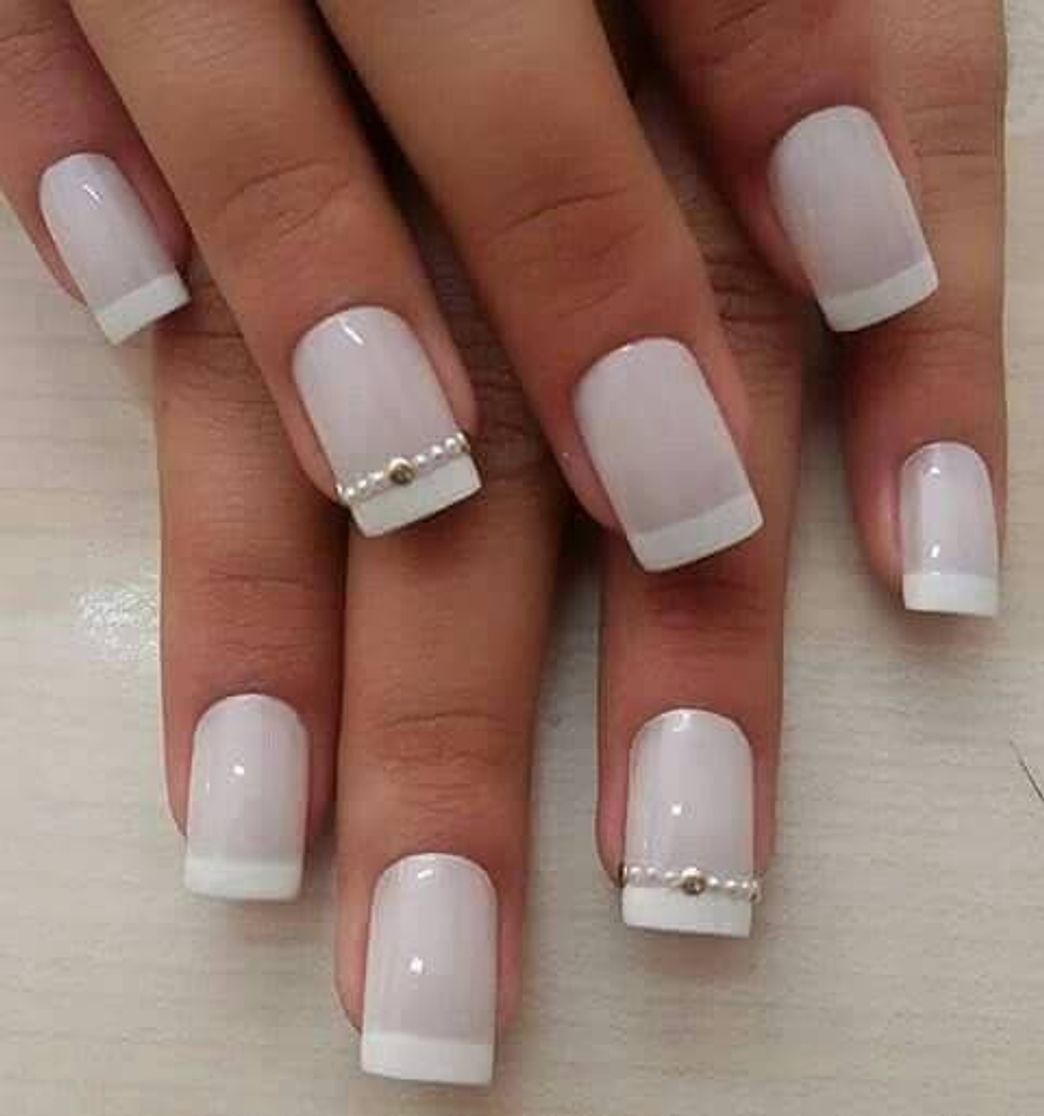 Fashion Linda unhas brancas!! 😍