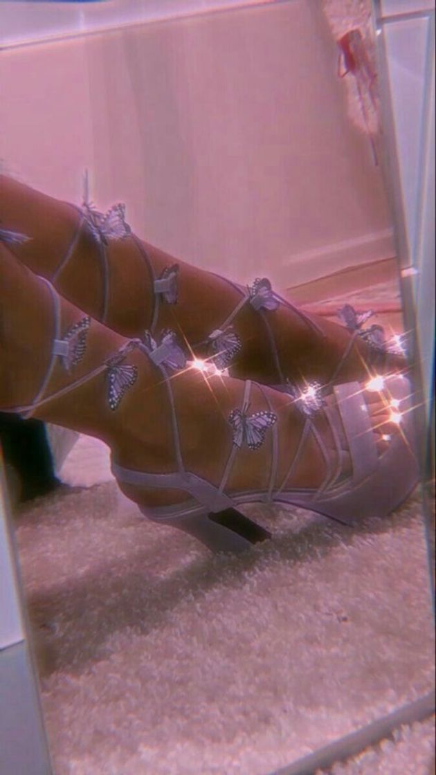 Fondo de pantalla tacones🤍✨
