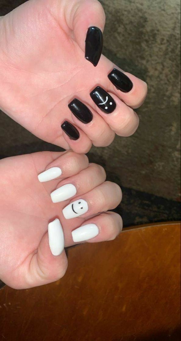 Moda Unhas lindas preta e branca💅🤍🖤