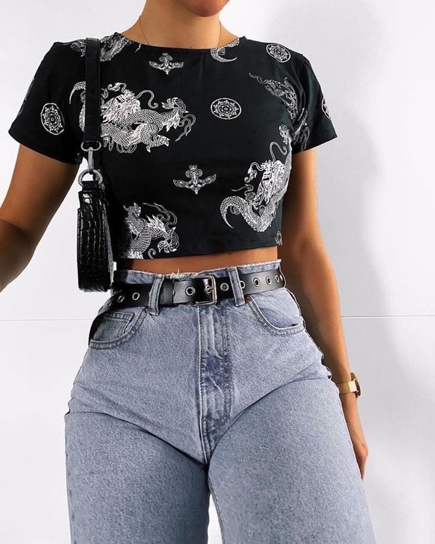 Moda  Cropped preto com estampa