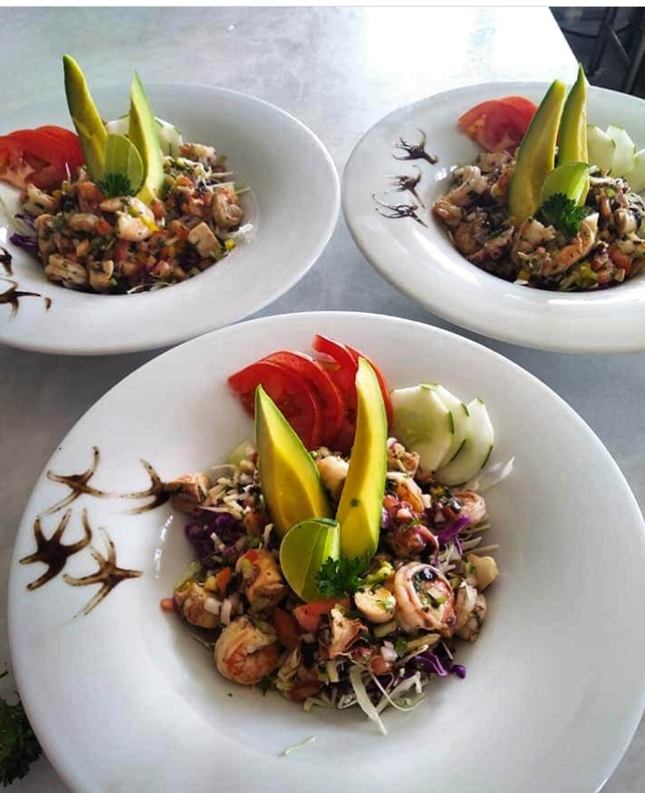 Restaurants Ensalada de mariscos con ensalada 😍