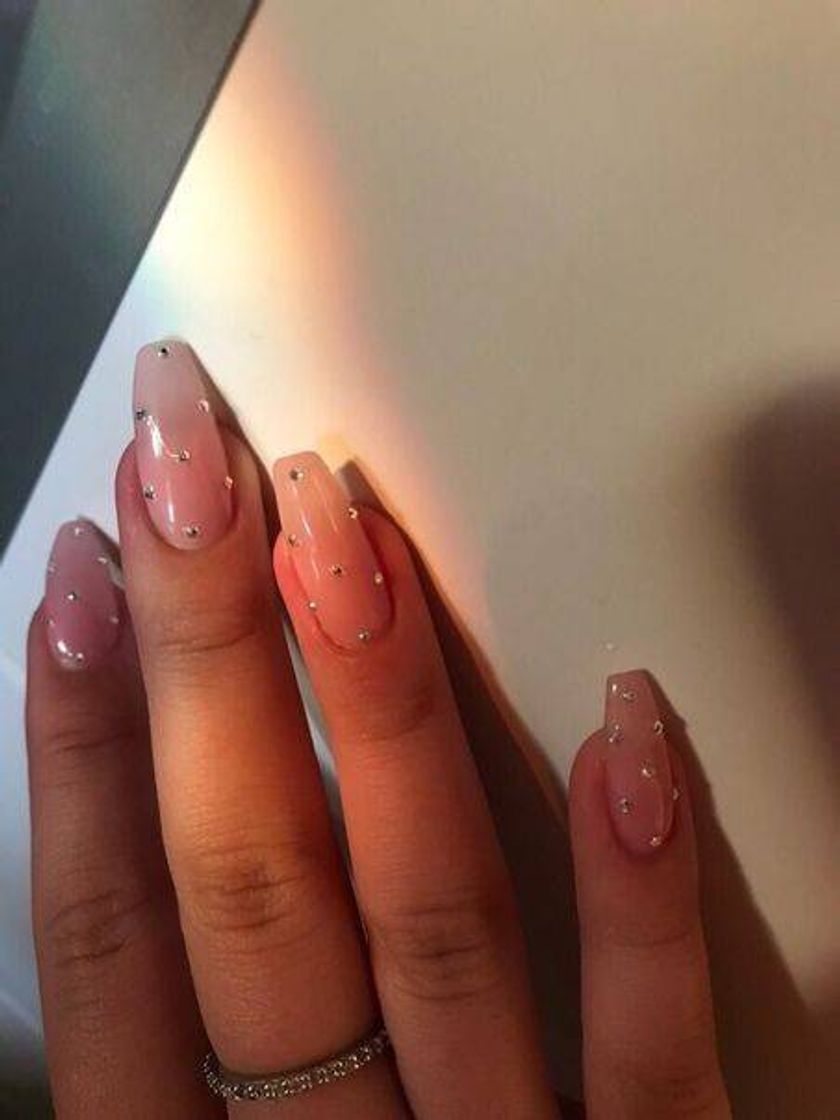 Fashion 🍥 unhas com lantejoulas 🍥