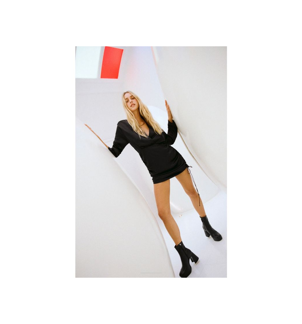 Social Vestido corto satinado Zara 