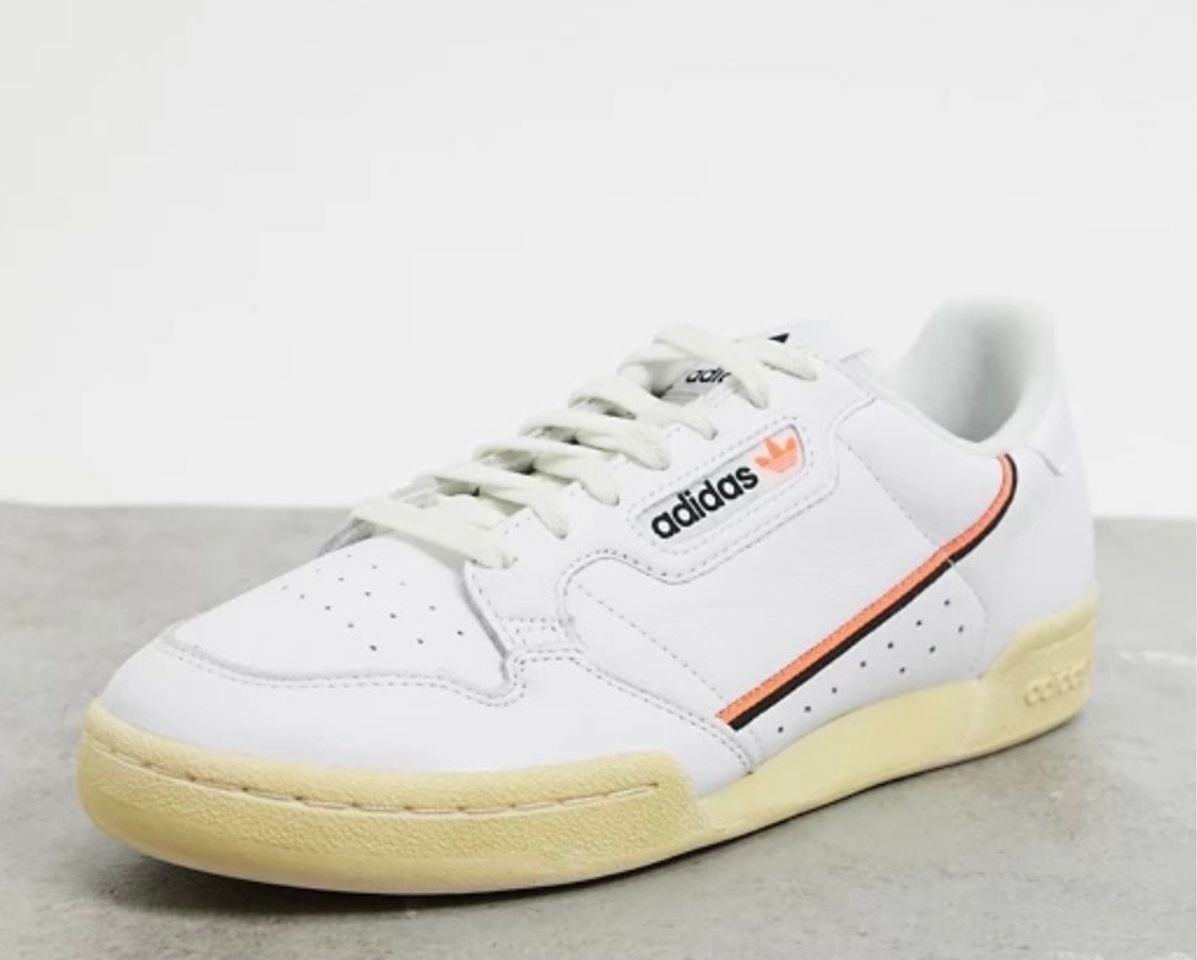 Moda Adidas continental 