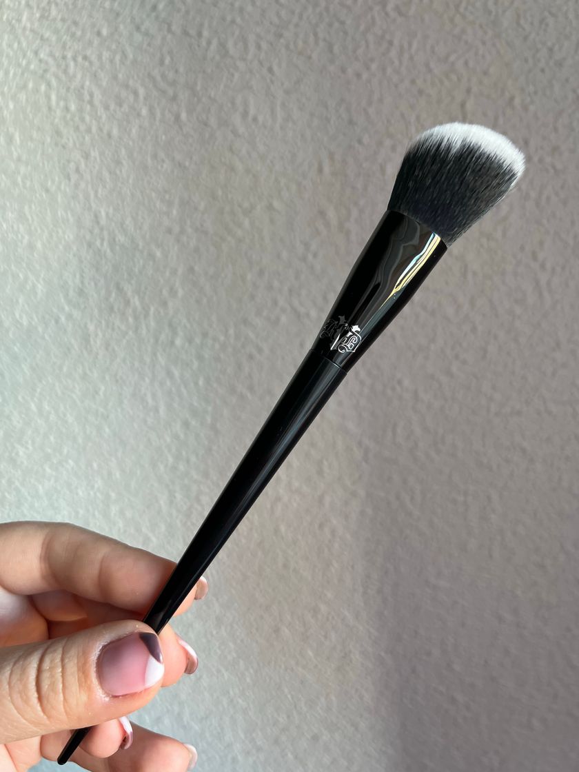 Social Brocha KAT VON D