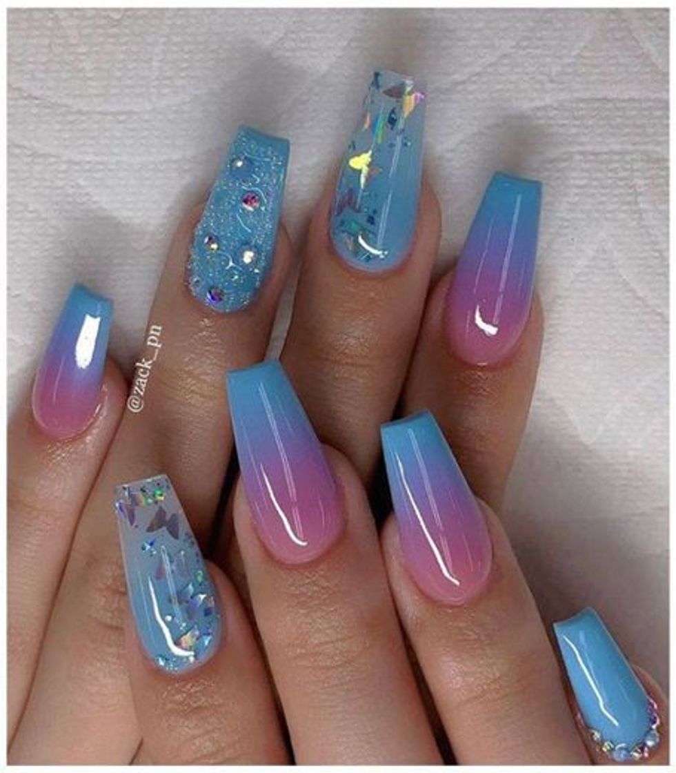 Fashion Decoração azul e lilás para as unhas