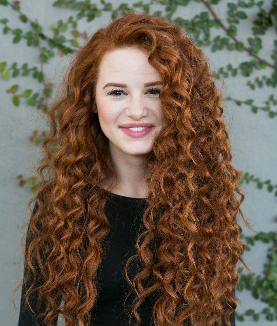 Moda red and curly hair