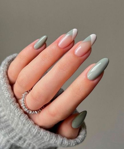 nails