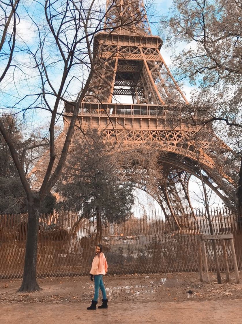 Place Torre Eiffel