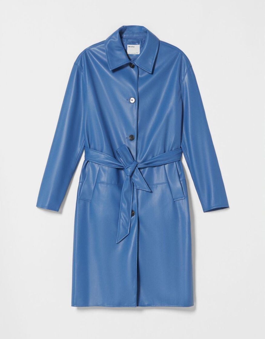 Moda Trench azul efecto piel