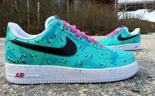 NIKE AIR 