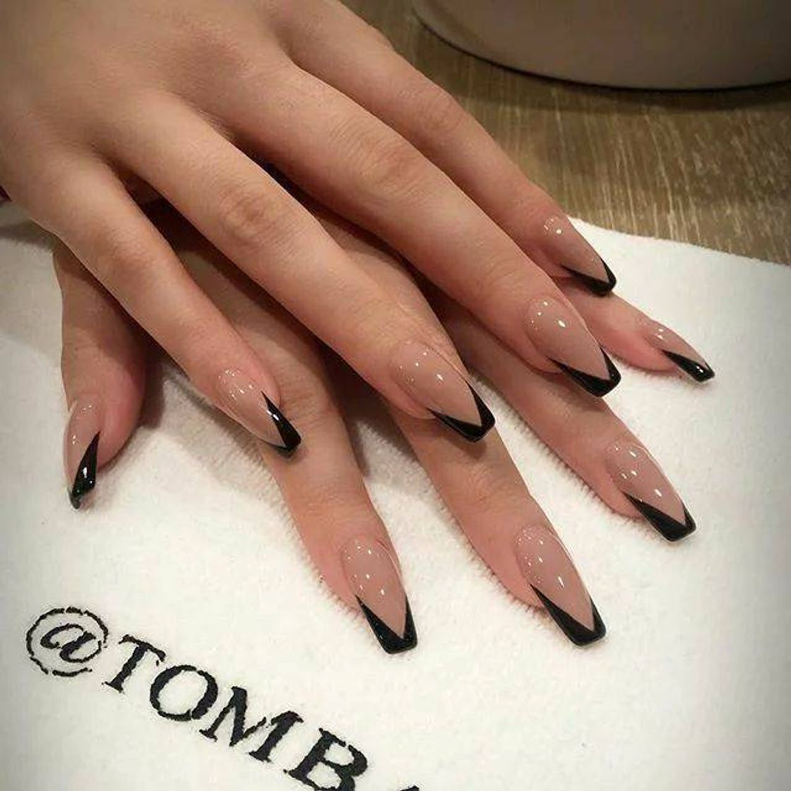 Fashion black and nude french manicure