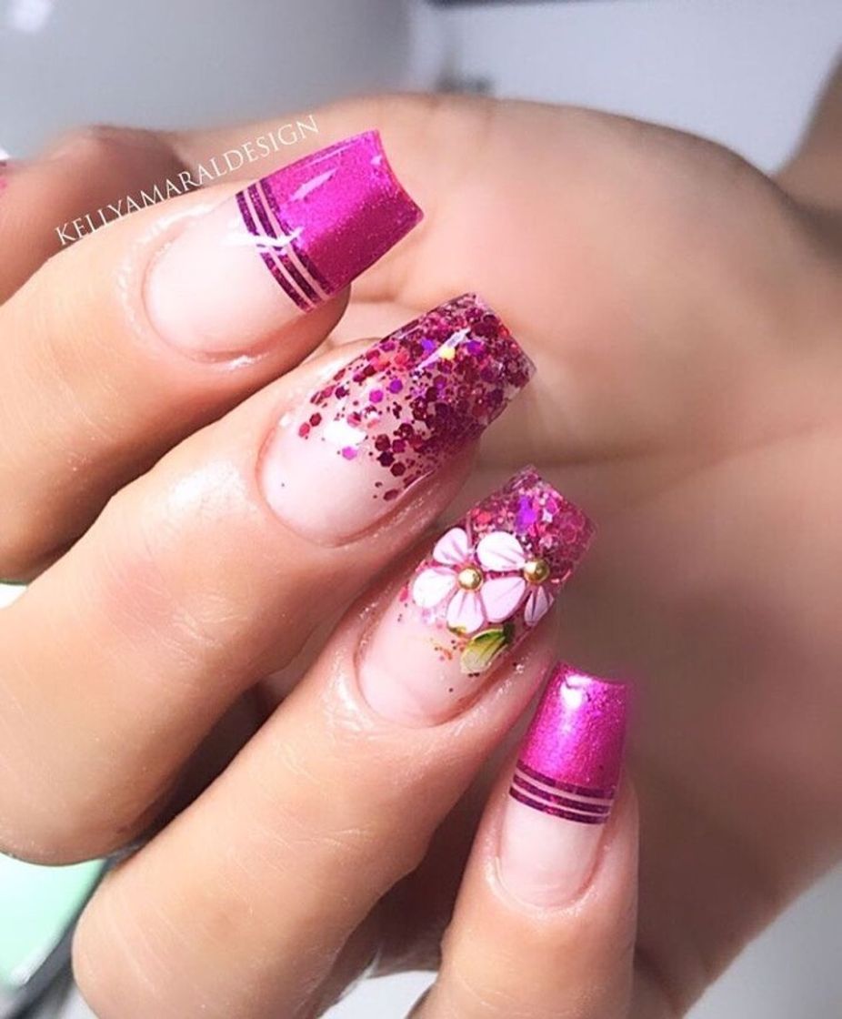 Moda Nails