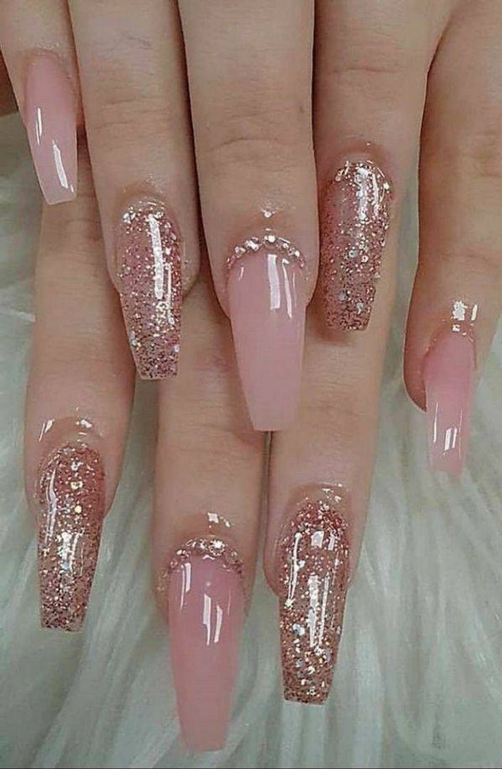 Fashion Quer aprender fazer unhas iguais a essas? click no link 