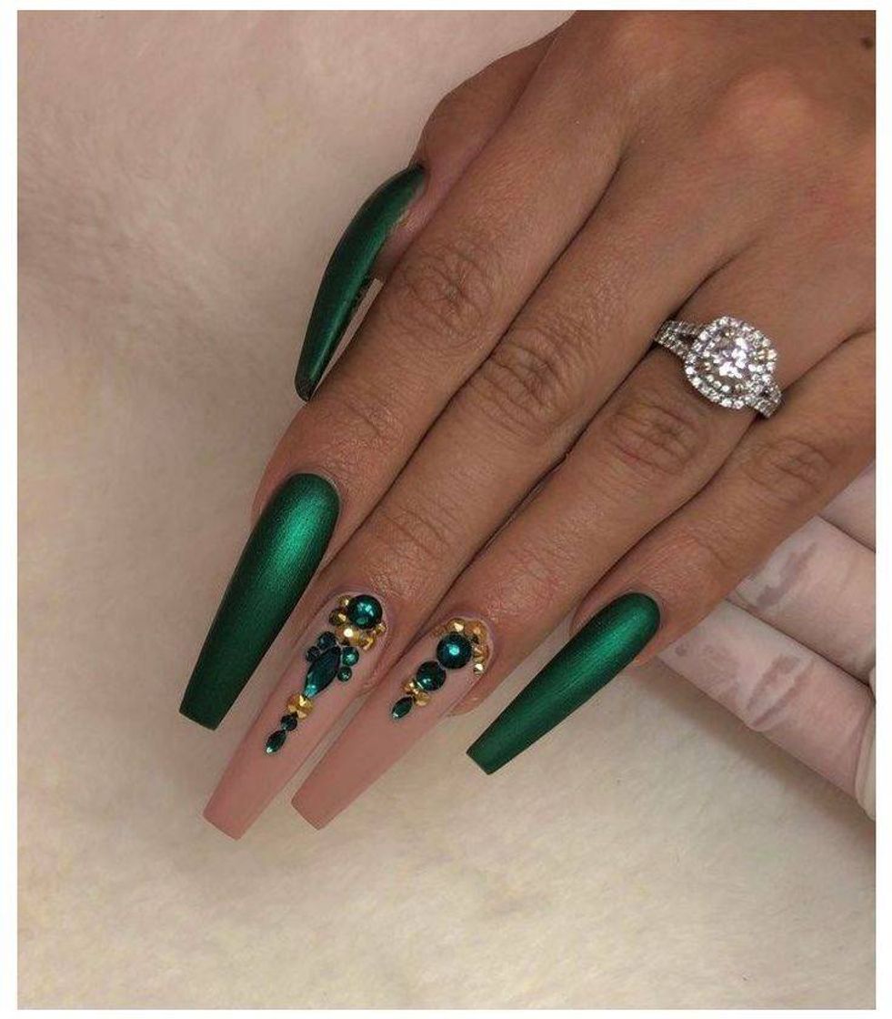 Product Unhas verdes esmeraldas com pedrarias💚💍