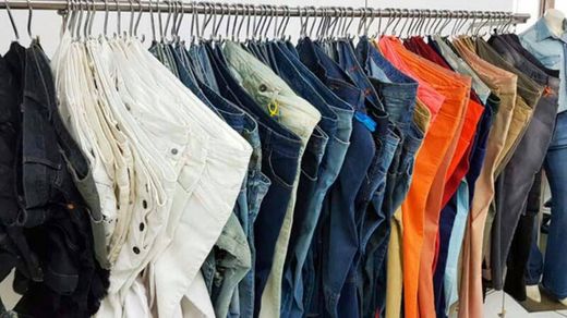 Araras para expor peças de roupa | Jeans Darlook - Loja de ...