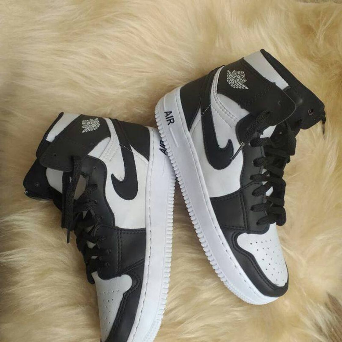 Air Jordan 1 preto e branco 💙🏀