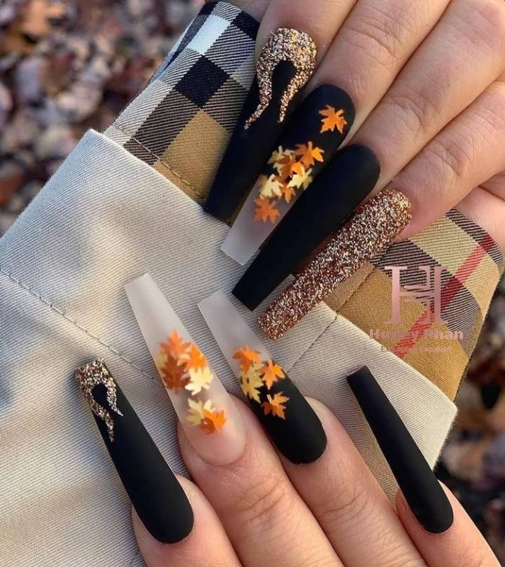 Social Beautiful nails