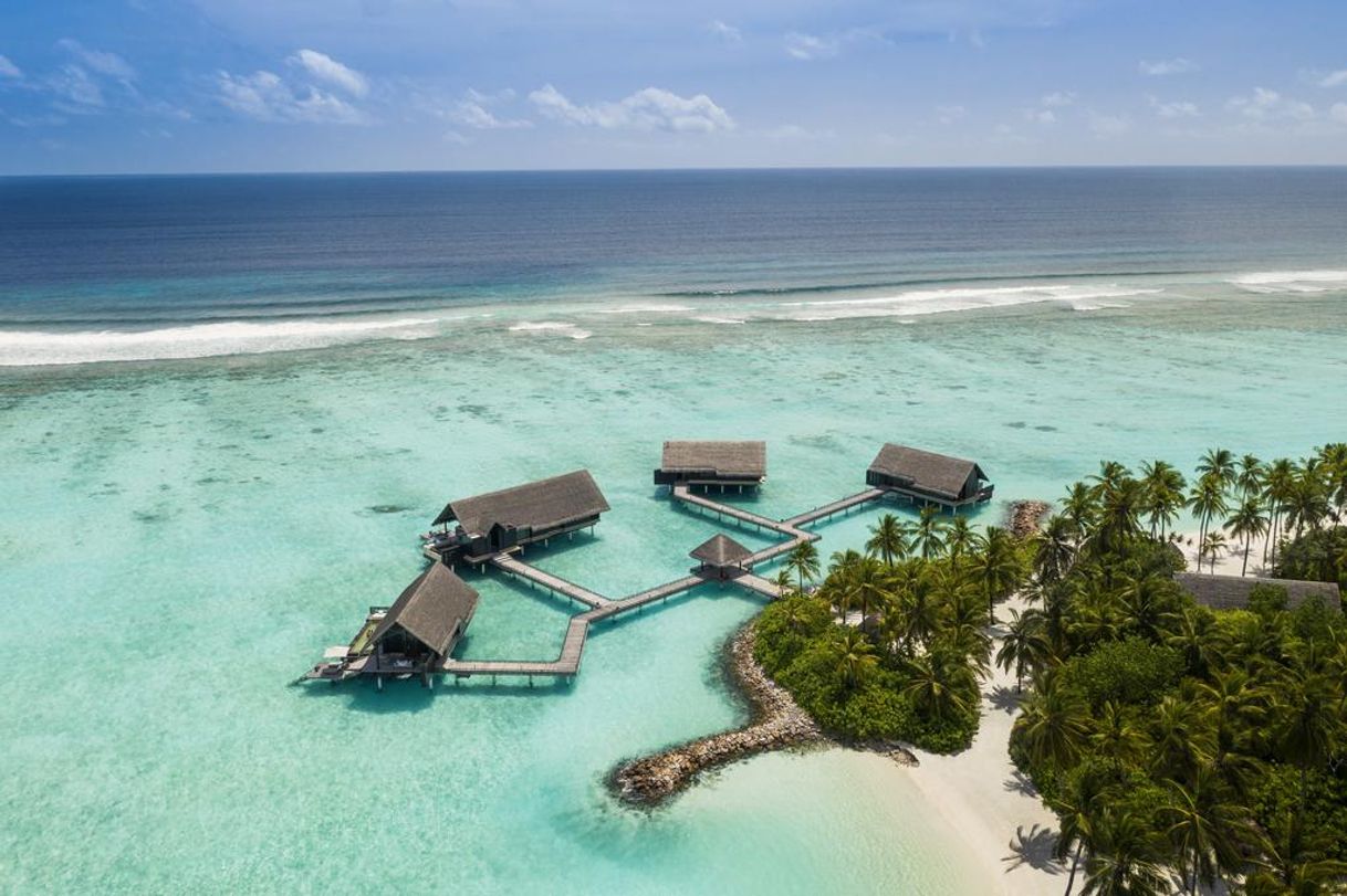 Places One & Only Reethi Rah