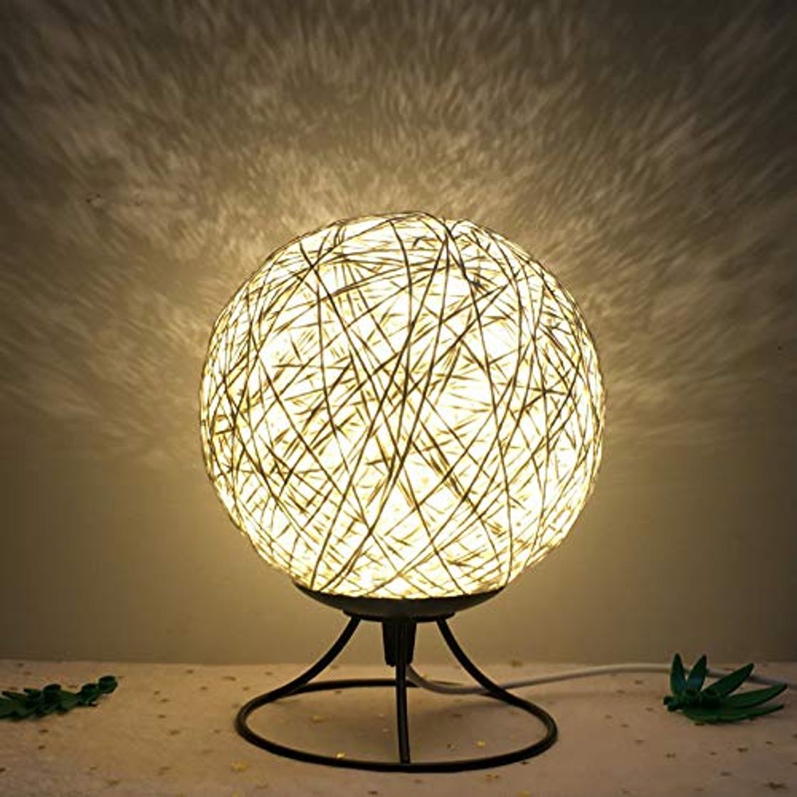 Producto Mesita de Noche proyector de Estrella romántica luz de Noche Creativa Regalo de cumpleaños INS atenuación Guita Bola Bola de ratán lámpara de Mesa 15 cm