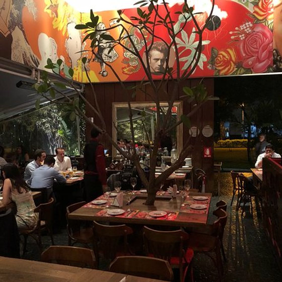 Restaurantes Dudu Bar