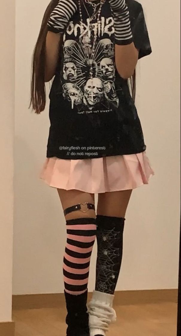 Social Essa roupa que uraraka devia usar 🌚😻🖤🔪💢