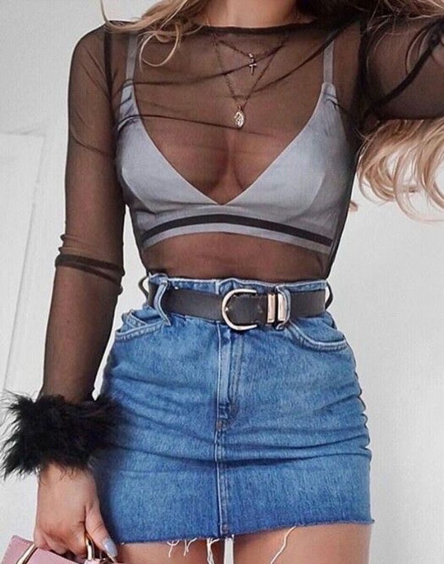 Blusinha transparente é tudo!