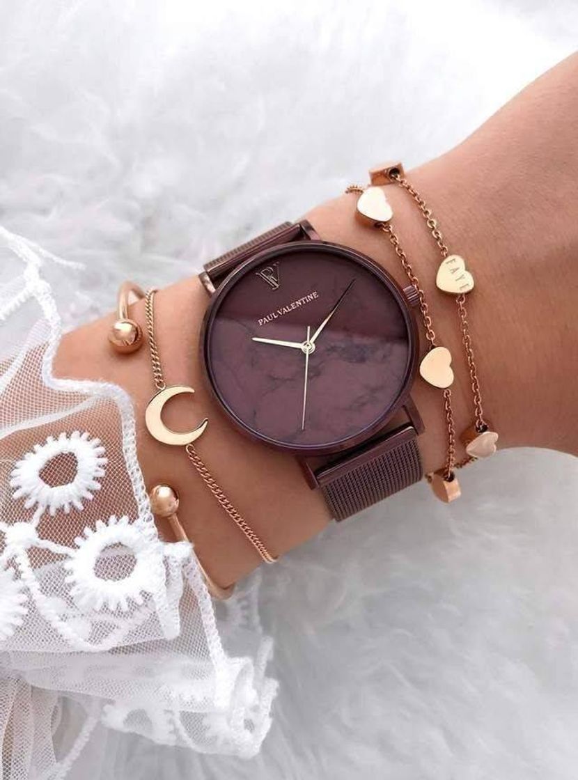 Moda Relógio elegante e ao msm tempo simples ⌚😍