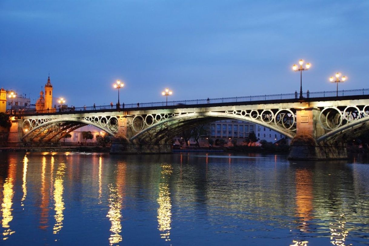 Place Puente de Triana