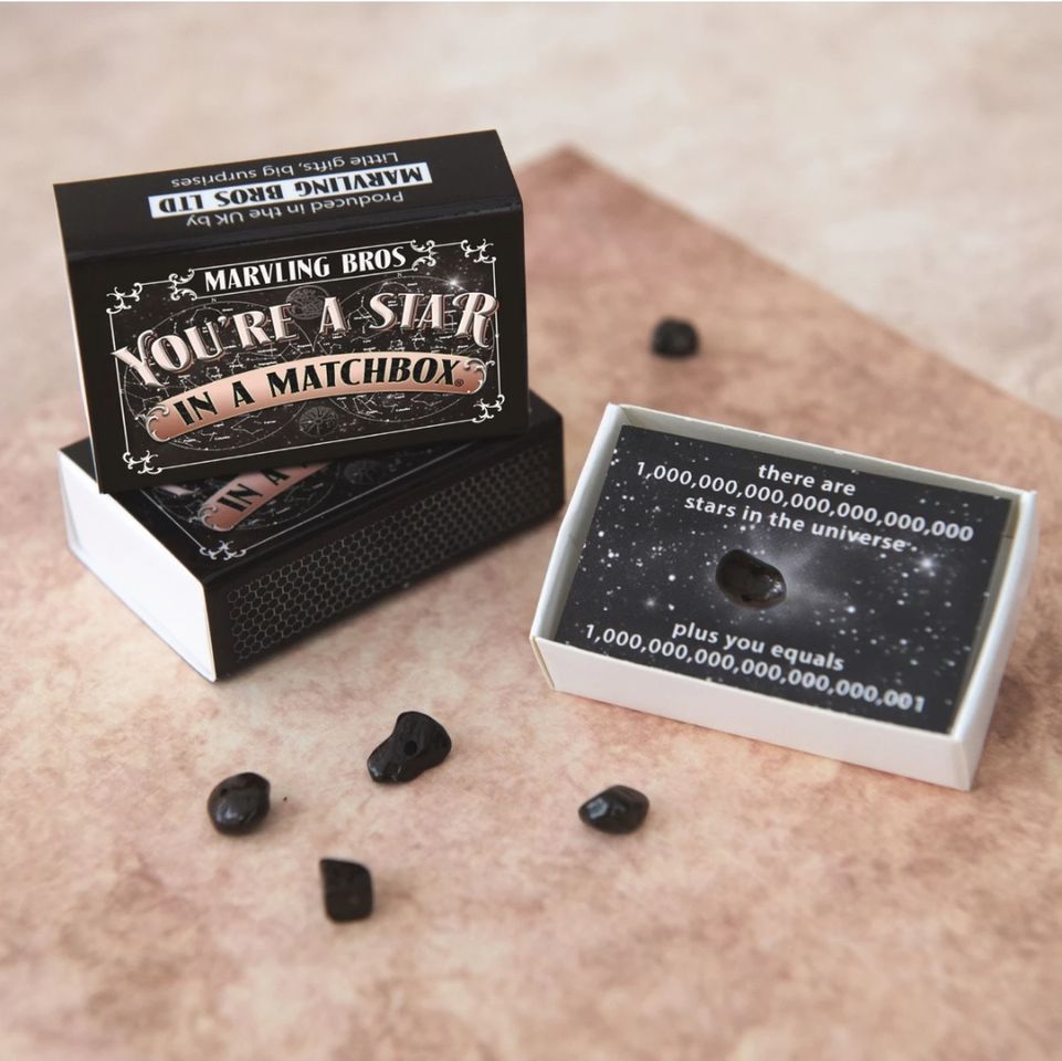 Social "you're a star" match box